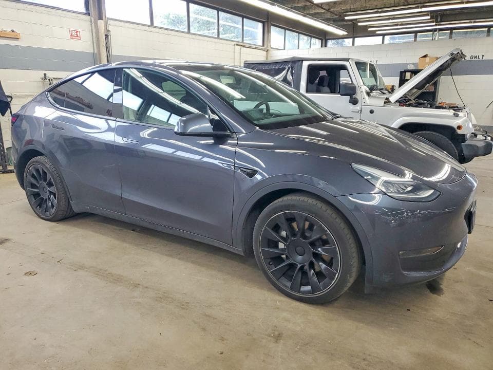 2021 TESLA MODEL Y 4