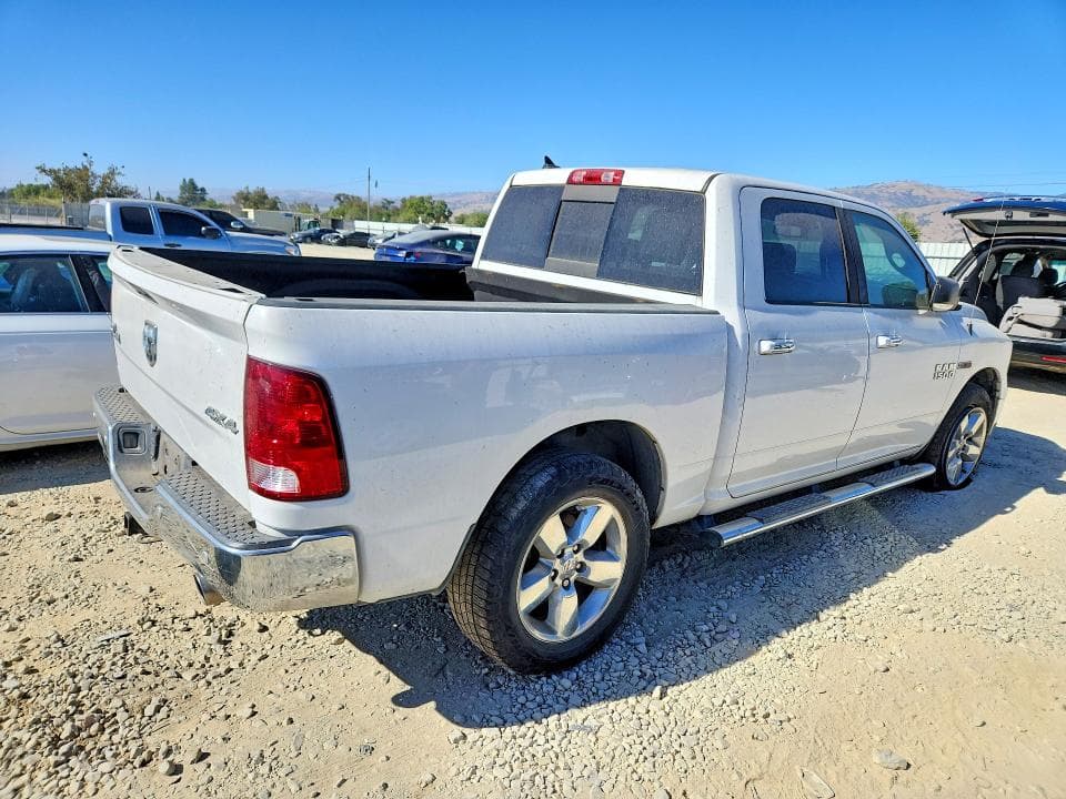2017 RAM 1500 SLT 3