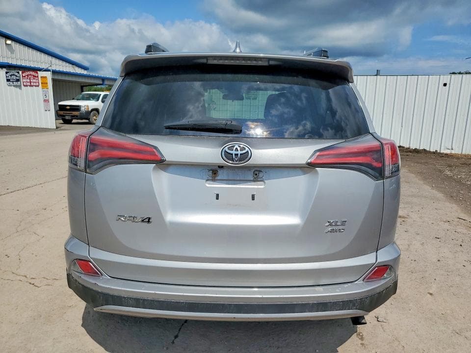 2017 TOYOTA RAV4 XLE 6