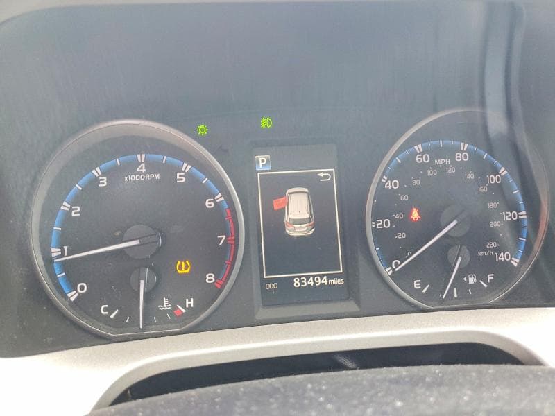 2017 TOYOTA RAV4 XLE 9