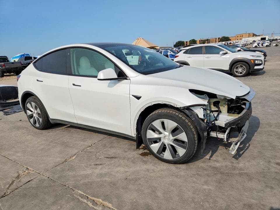 2023 TESLA MODEL Y 4