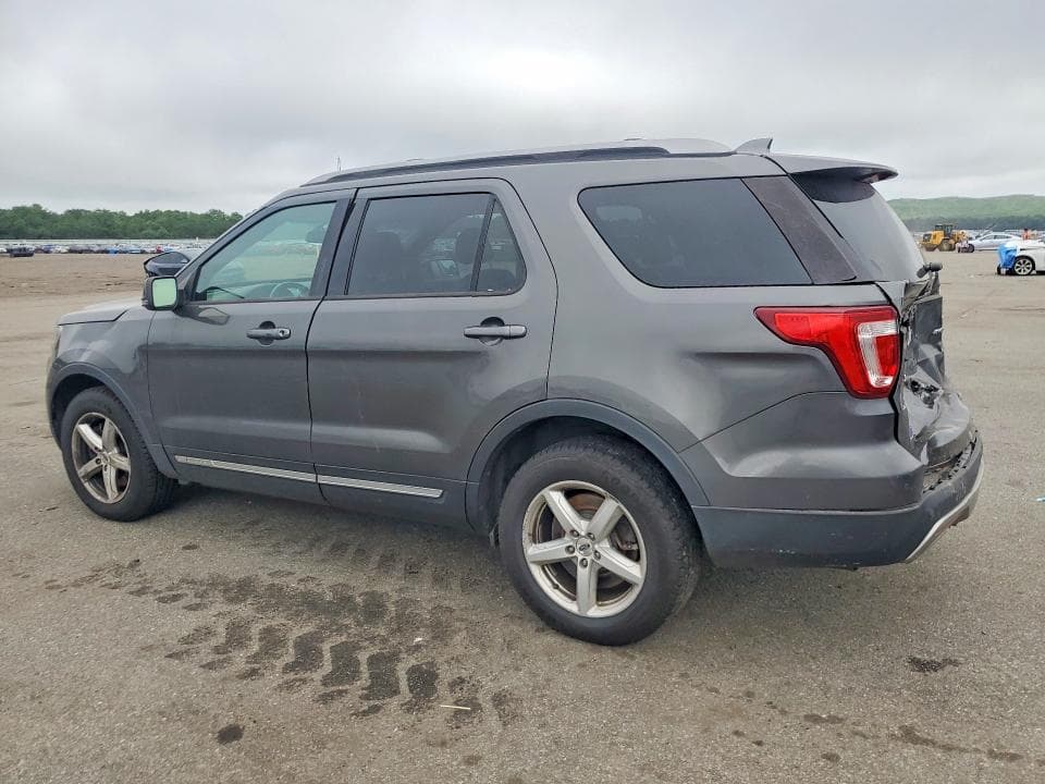 2017 FORD EXPLORER XLT 2