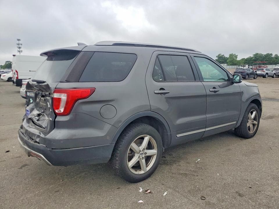2017 FORD EXPLORER XLT 3