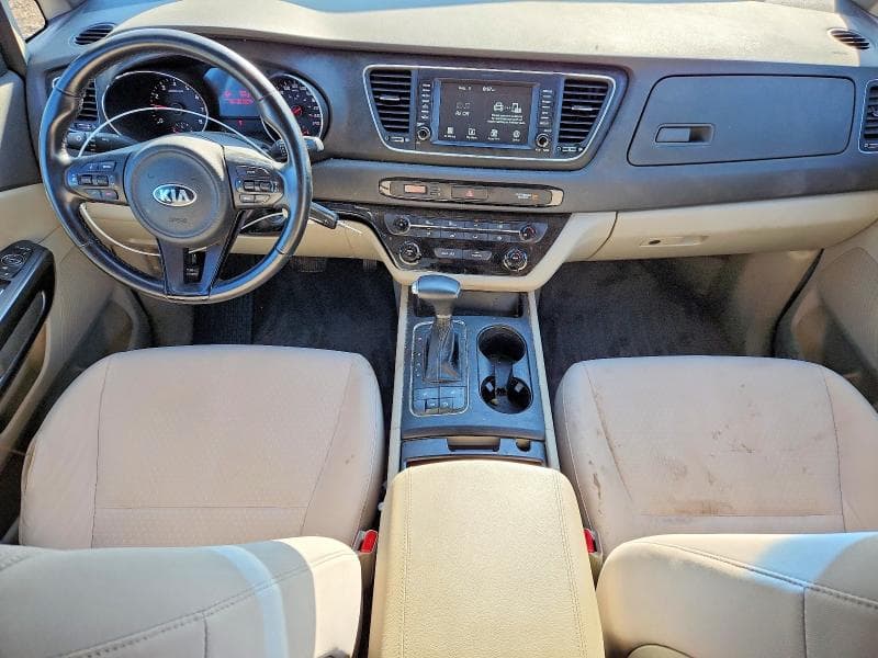2017 KIA SEDONA LX 8