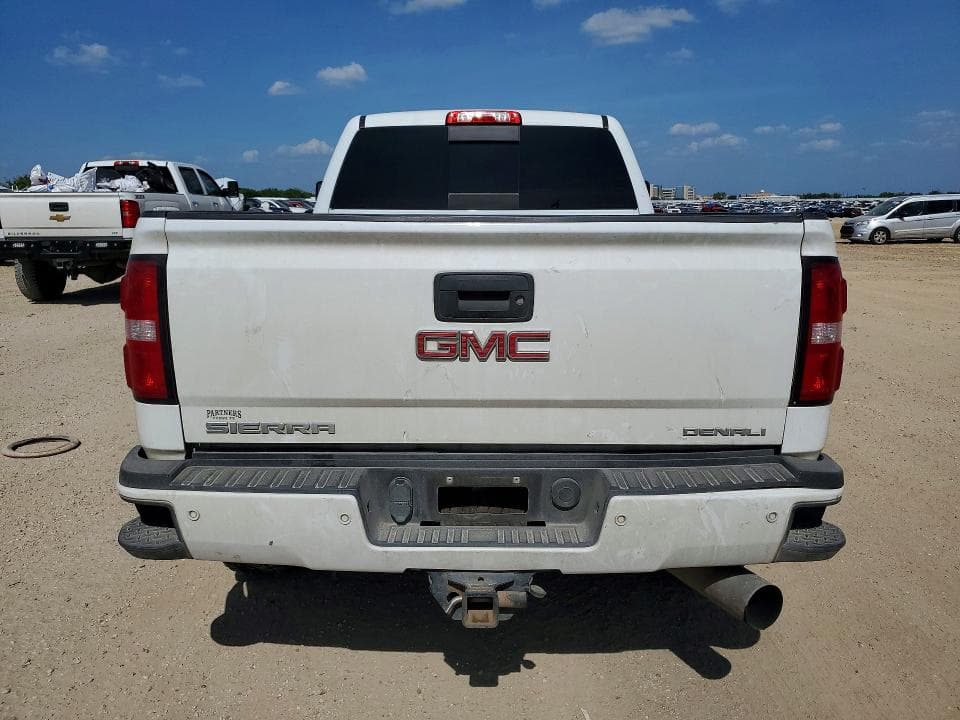 2018 GMC SIERRA K2500 DENALI 6