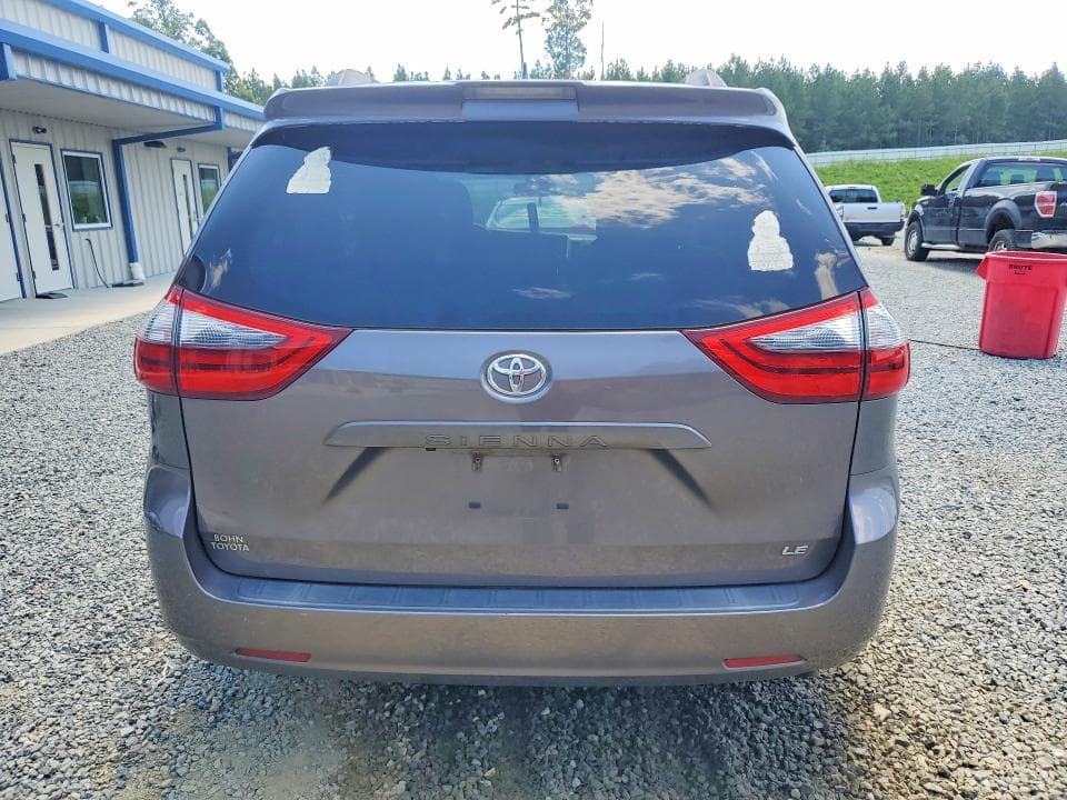 2020 TOYOTA SIENNA LE 6
