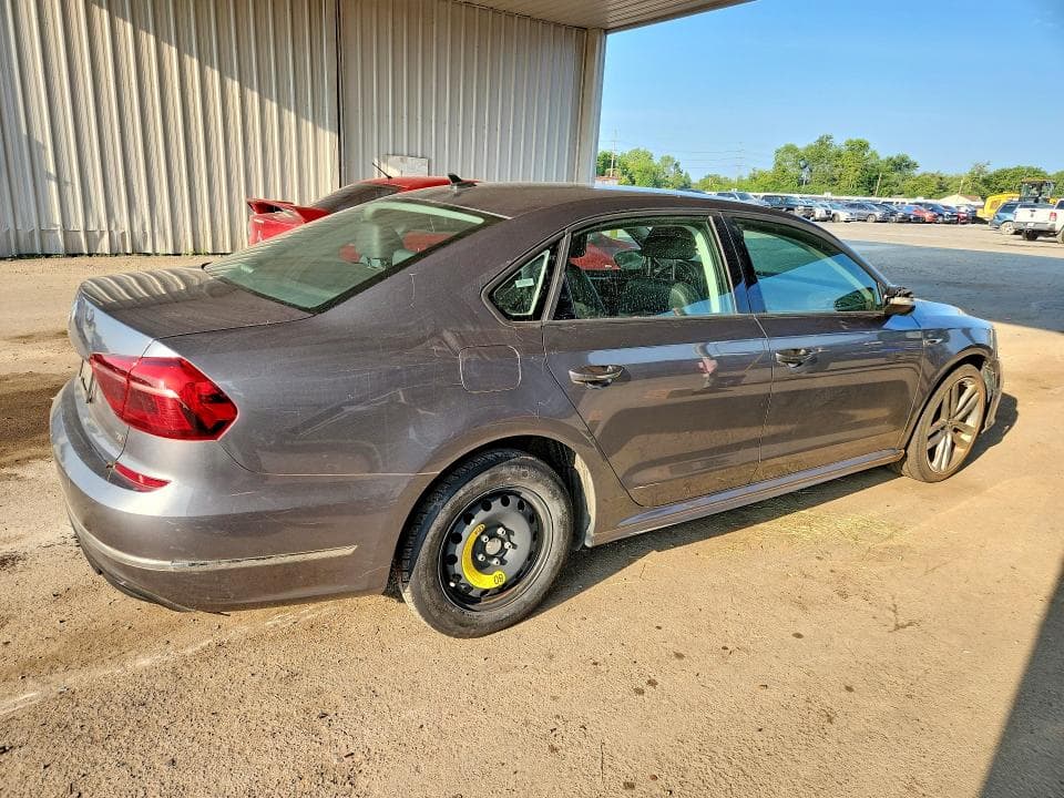 2018 VOLKSWAGEN PASSAT S 3