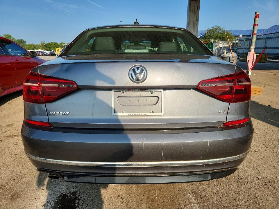 2018 VOLKSWAGEN PASSAT S 6