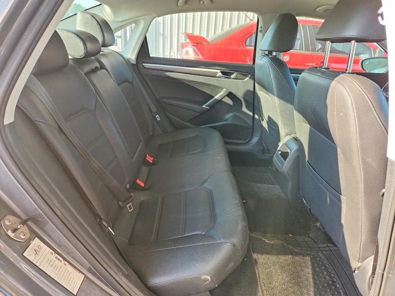 2018 VOLKSWAGEN PASSAT S 10