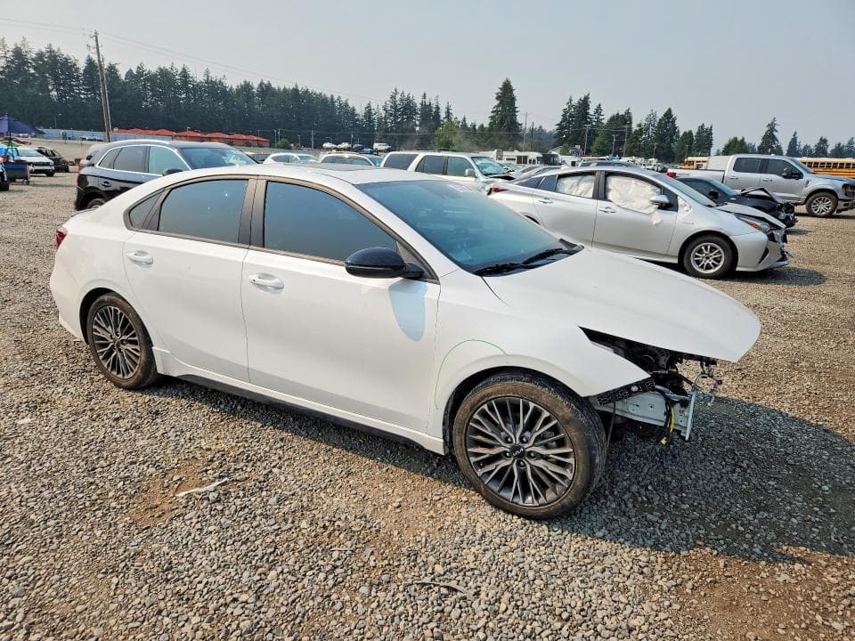 2023 KIA FORTE GT LINE 4