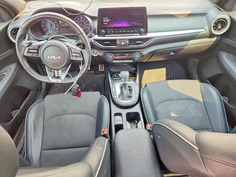 2023 KIA FORTE GT LINE 8