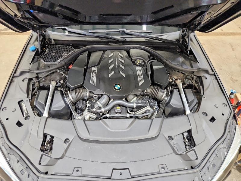 2021 BMW 750 XI 11