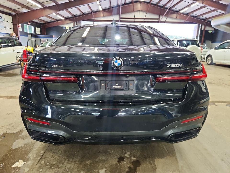 2021 BMW 750 XI 6