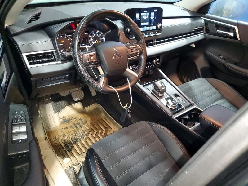 2024 MITSUBISHI OUTLANDER SE 8