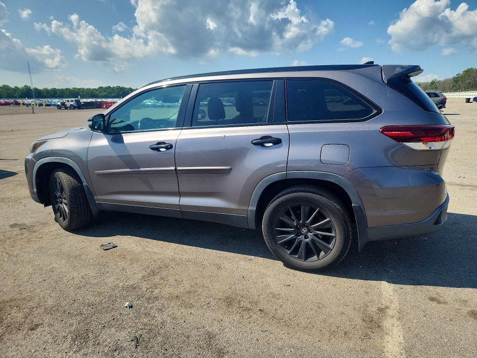 2019 TOYOTA HIGHLANDER SE 2