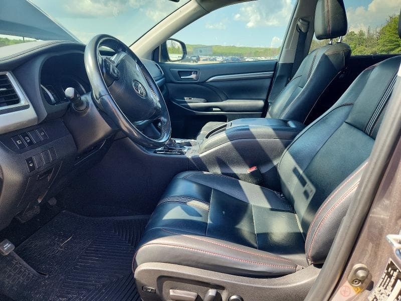 2019 TOYOTA HIGHLANDER SE 7