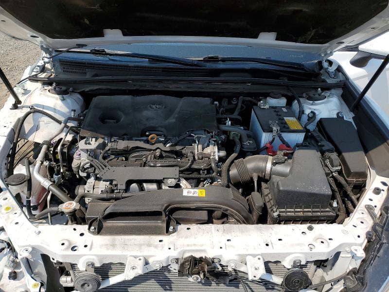 2018 TOYOTA CAMRY LE 11
