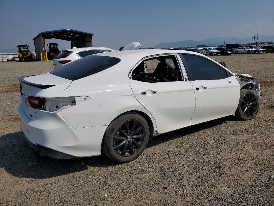 2018 TOYOTA CAMRY LE 3