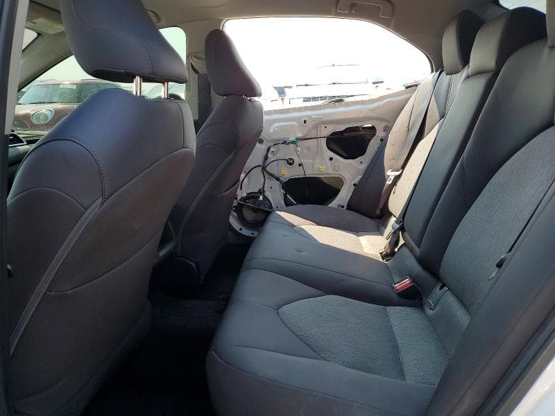 2018 TOYOTA CAMRY LE 10