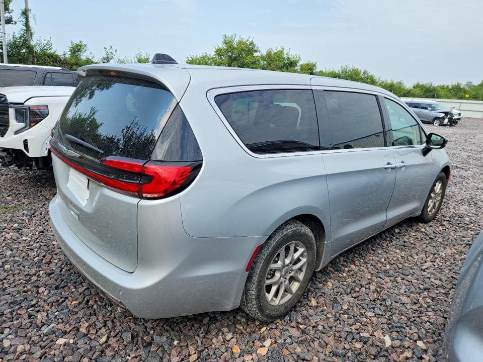 2024 CHRYSLER PACIFICA TOURING L 3