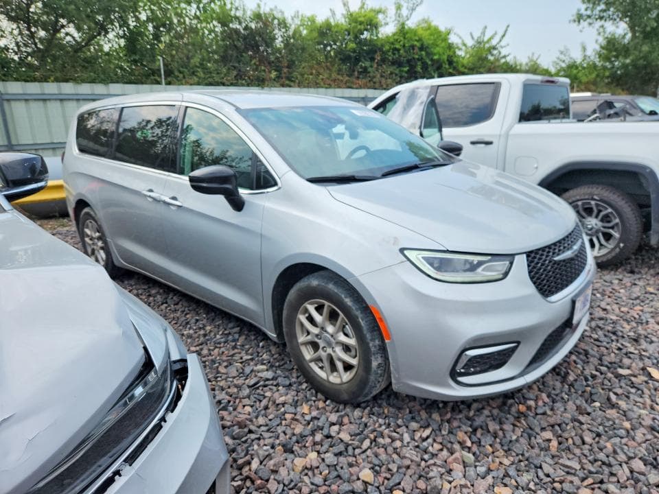 2024 CHRYSLER PACIFICA TOURING L 4