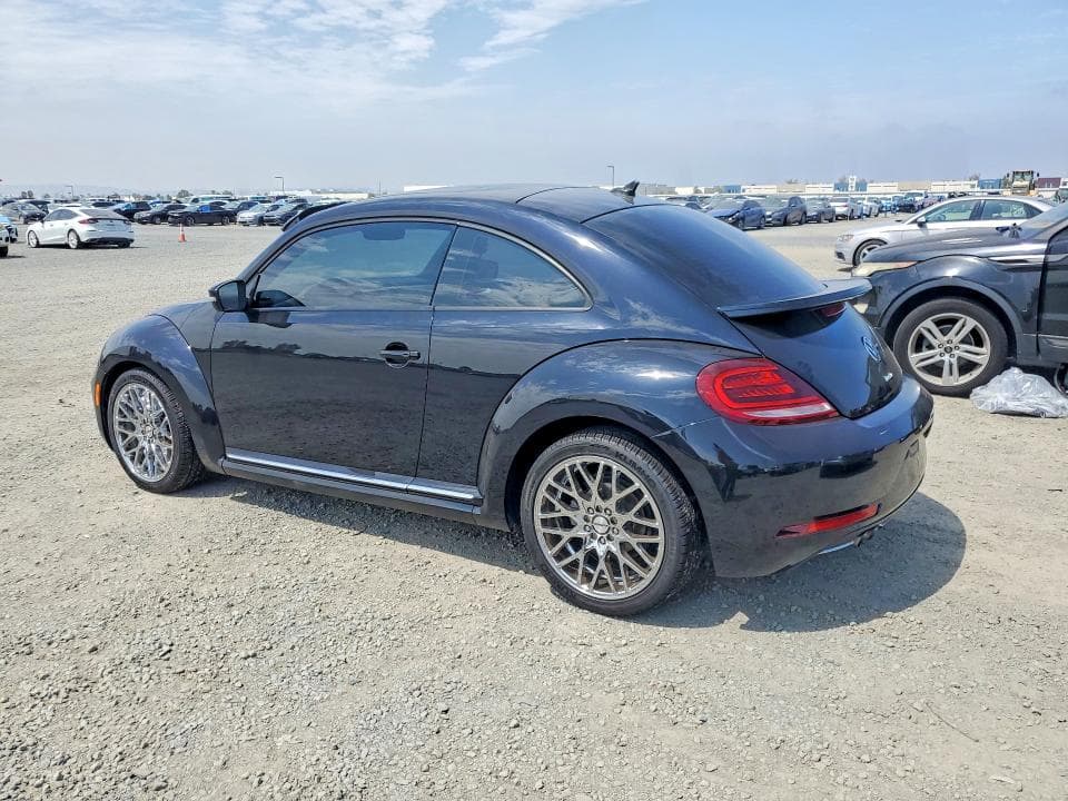 2018 VOLKSWAGEN BEETLE S 2