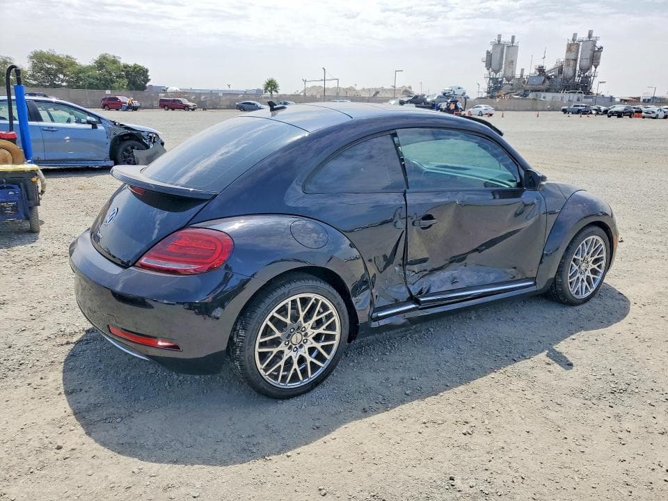 2018 VOLKSWAGEN BEETLE S 3