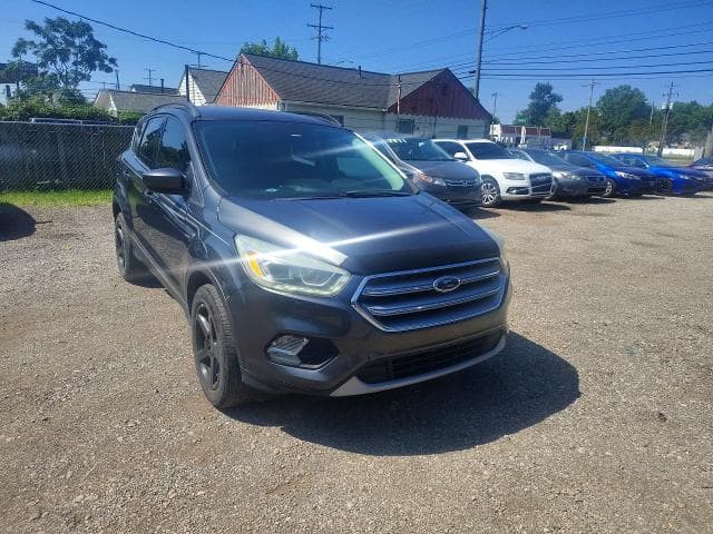 2017 FORD ESCAPE SE - 1
