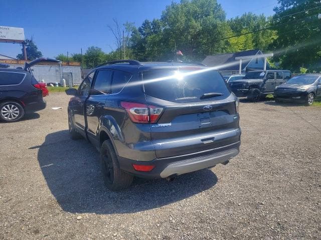 2017 FORD ESCAPE SE 3