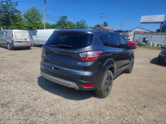 2017 FORD ESCAPE SE 4