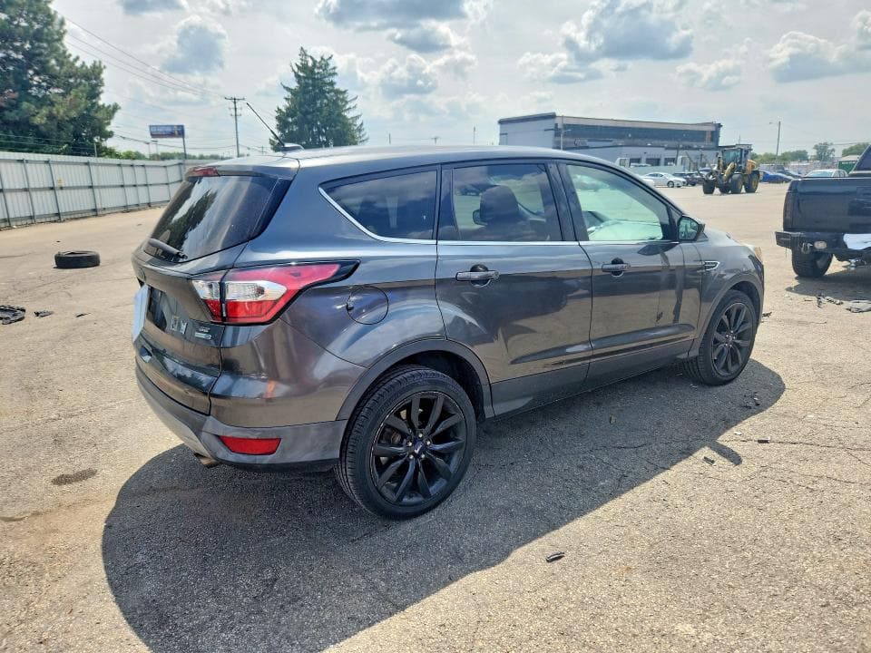 2017 FORD ESCAPE SE 3
