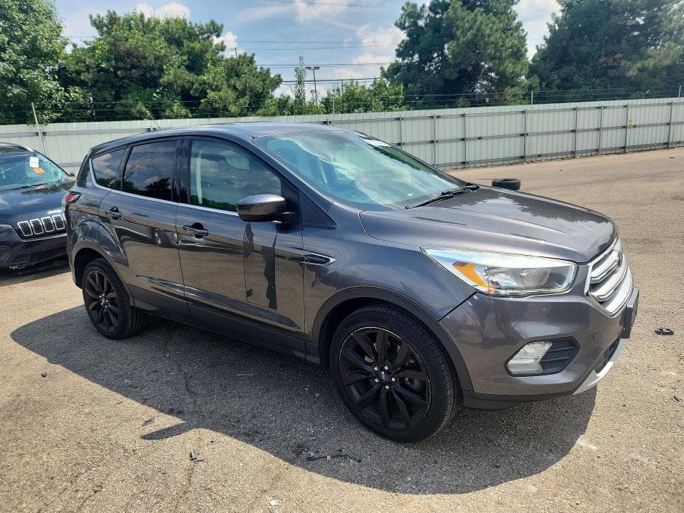 2017 FORD ESCAPE SE 4