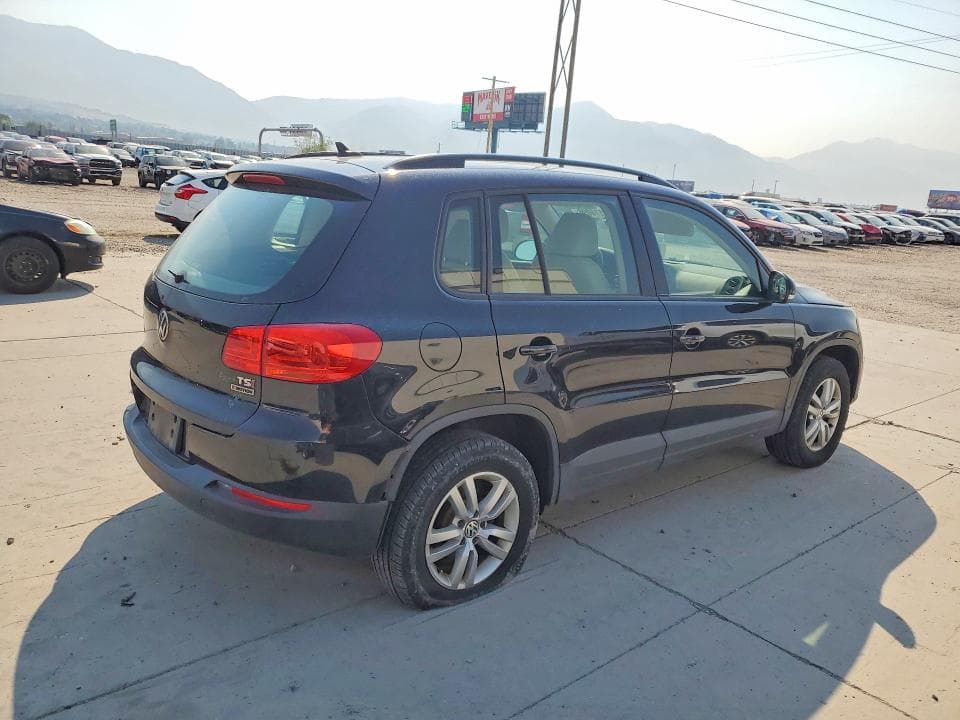 2017 VOLKSWAGEN TIGUAN S 3