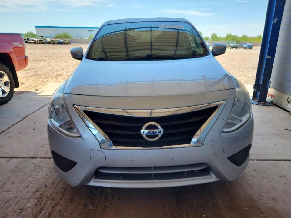 2019 NISSAN VERSA SV 5