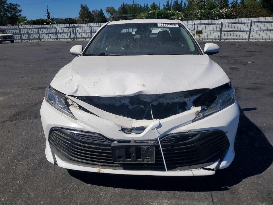 2019 TOYOTA CAMRY LE 5