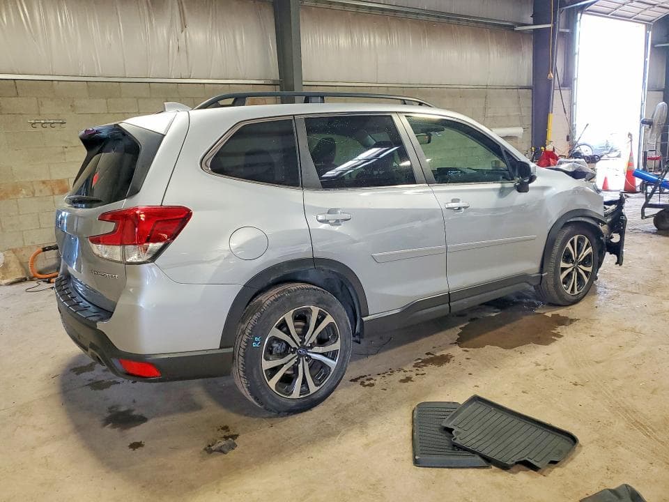 2022 SUBARU FORESTER LIMITED 3