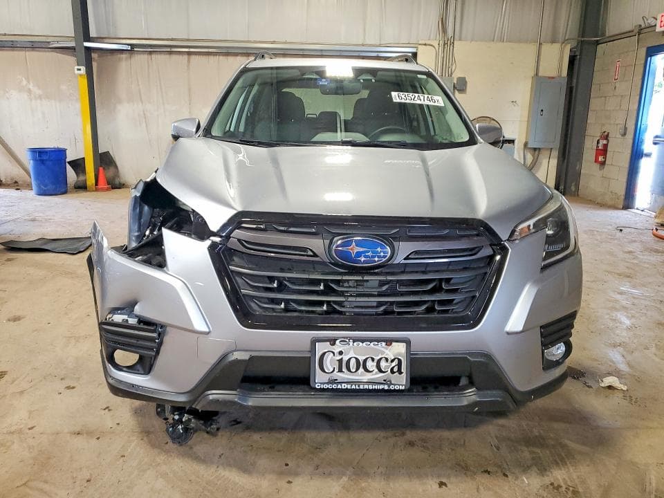 2022 SUBARU FORESTER LIMITED 5