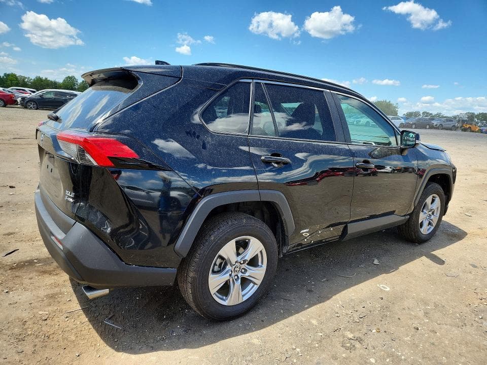 2025 TOYOTA RAV4 HYBRID XLE 3