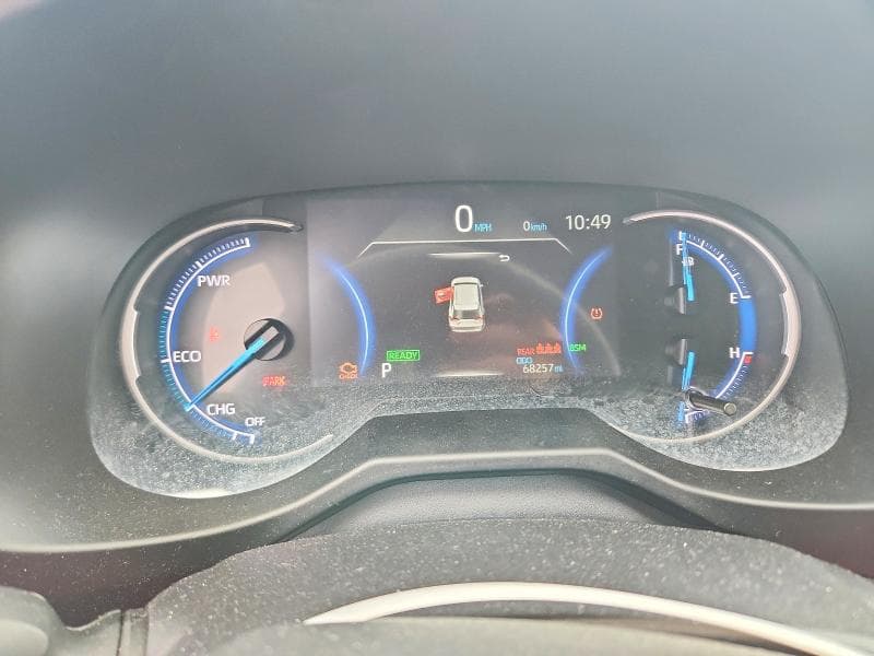 2025 TOYOTA RAV4 HYBRID XLE 9