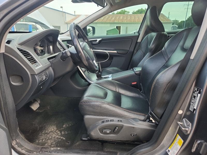 2017 VOLVO XC60 T5 7