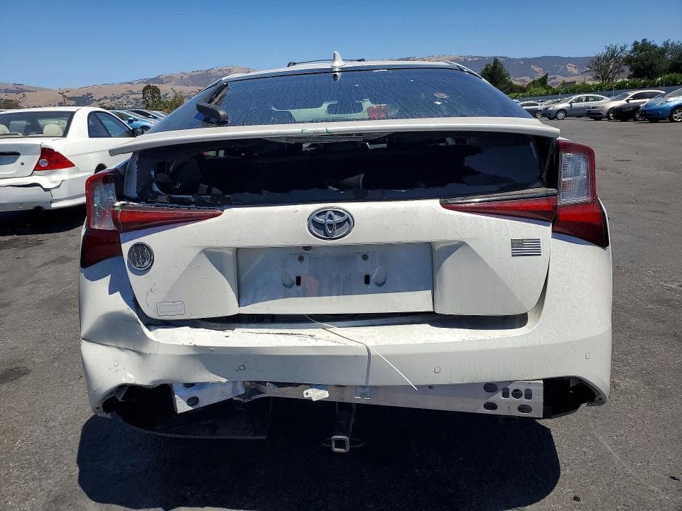2019 TOYOTA PRIUS XLE 6