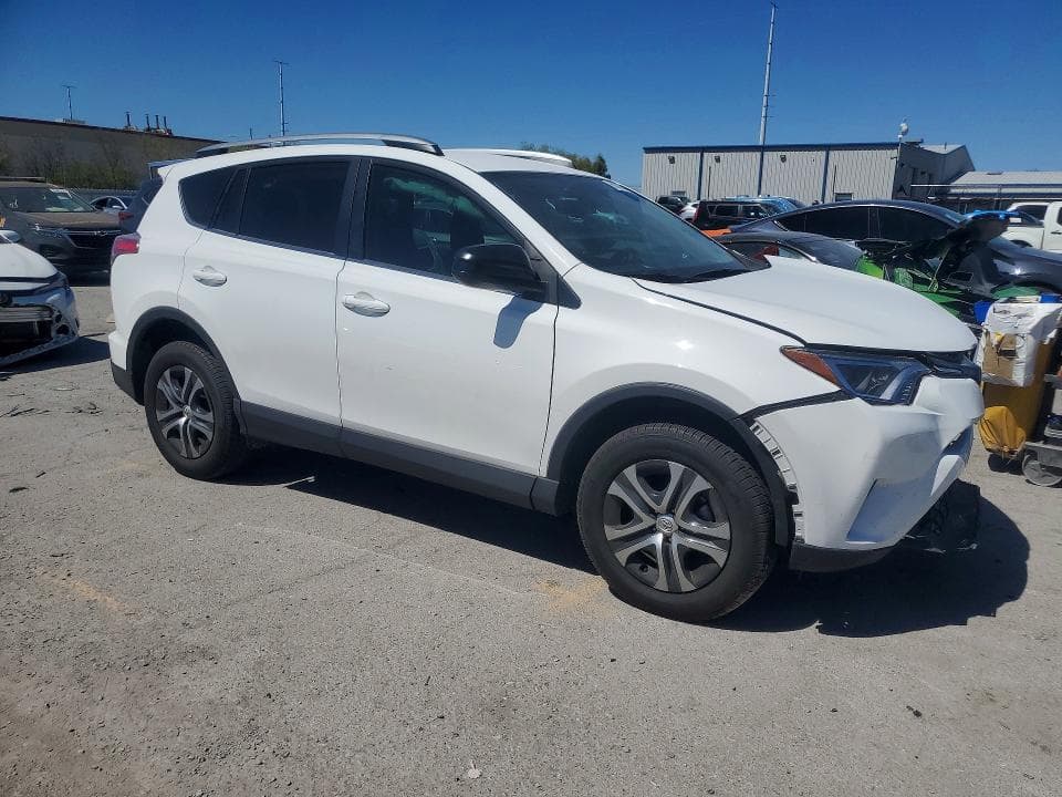 2018 TOYOTA RAV4 LE 4