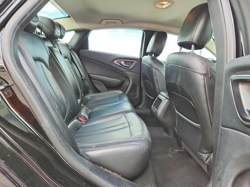 2017 CHRYSLER 200 LIMITED 10