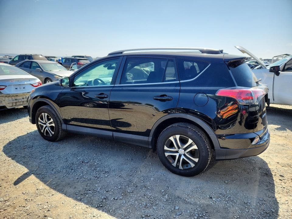 2018 TOYOTA RAV4 LE 2