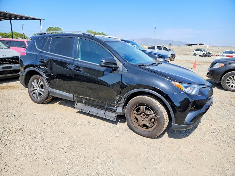 2018 TOYOTA RAV4 LE 4