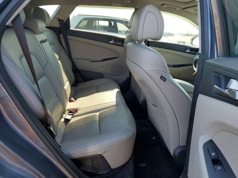 2017 HYUNDAI TUCSON SE 11
