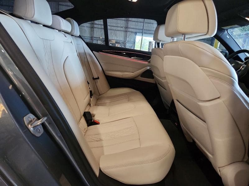2020 BMW 530 I 10