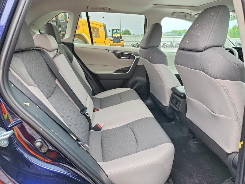 2025 TOYOTA RAV4 XLE 11