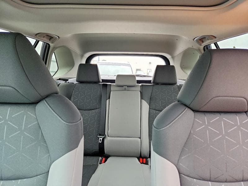 2025 TOYOTA RAV4 XLE 10