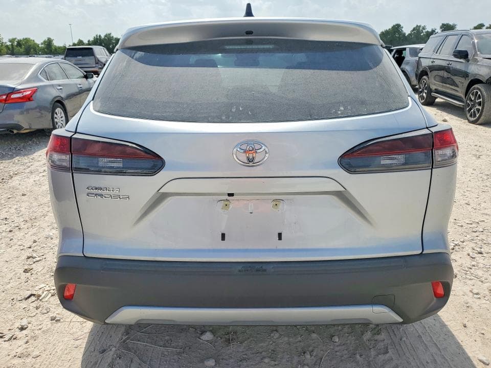 2026 TOYOTA COROLLA CROSS L 6
